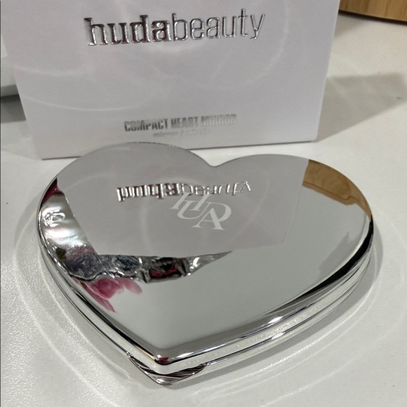 HUDA BEAUTY makeup bag set - Picture 3 of 7